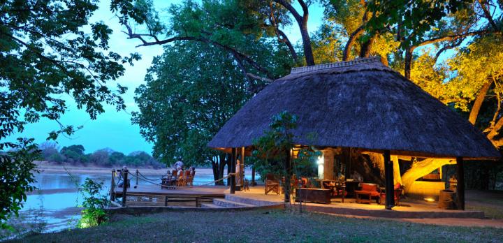 Voyage sur-mesure, Lodge en bord de la rivière Luangwa